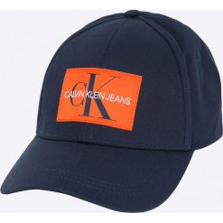 Calvin Klein Jeans - Czapka. Czapki z daszkiem marki TRIBORD. Za 159.90 zł.