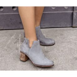 Nubukowe botki do kostki - skóra naturalna - model 501 - kolor grafit. Białe botki Zapato, bez wzorów, z jeansu, biznesowe, przed kostkę, bez obcasa, na obcasie, bez zapięcia. Za 409.00 zł.