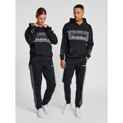 Bluza z kapturem Hummel Legacy Julian. Czarne bluzy Hummel, s, bez wzorów, z bawełny, retro, bez ramiączek, z kapturem. W wyprzedaży za 225.50 zł.