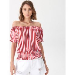Bluzka off shoulder w paski - Czerwony. Czerwone bluzki House, l, bez wzorów, bez kołnierzyka, bez ramiączek. W wyprzedaży za 29.99 zł.