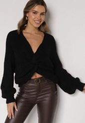 Czarny Sweter Oversize z Domieszką Wełny z Oryginalnym Dekoltem Lawedia. Czarne swetry Born2be, s, bez wzorów, z jeansu, eleganckie, bez ramiączek. Za 99.99 zł.