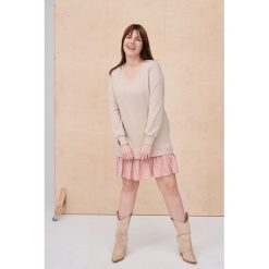 Sukienka Abra Plus Size Jasny Beż / Folko. Brązowe sukienki blue shadow, plus size, bez wzorów, z bawełny, sportowe, bez kołnierzyka, plus size, bez ramiączek, sportowe. Za 229.90 zł.