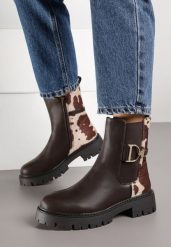 Brązowe Botki Sztyblety w Krowie Łaty Zdobione Elegancką Aplikacją Nalamesa. Brązowe botki Born2be, z aplikacjami, z dzianiny, eleganckie, bez obcasa, na płaskiej podeszwie, bez zapięcia. Za 159.99 zł.