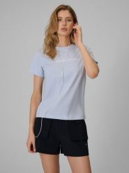 4F T-shirt regular z nadrukiem damski - niebieski L. Niebieskie t-shirty 4f, l, bez wzorów, z bawełny, biznesowe, bez kołnierzyka, bez ramiączek. Za 59.99 zł.