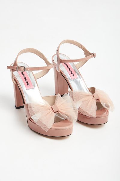 Sandały damskie skórzane CUSTOMMADE. Sandały Custommade, bez wzorów, bez obcasa, na szpilce, bez zapięcia. W wyprzedaży za 794.47 zł.