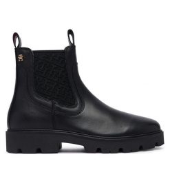 Sztyblety Tommy Hilfiger. Czarne botki Tommy Hilfiger, bez wzorów, bez obcasa, na płaskiej podeszwie, bez zapięcia. Za 699.99 zł.