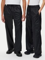 Rains Spodnie przeciwdeszczowe Unisex 18990 Czarny Wide Leg. Czarne spodnie sportowe Rains, bez wzorów, z syntetyku, żeglarskie. Za 259.99 zł.