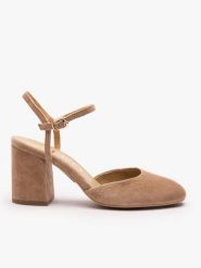 Jasnobrązowe czółenka na słupku. Brązowe czółenka Ryłko, bez wzorów, z gumy, eleganckie, z okrągłym noskiem, bez obcasa, na słupku, bez zapięcia. Za 399.99 zł.