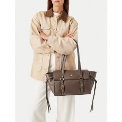 Torebka Beverly Hills Polo Club. Szare torebki klasyczne Beverly Hills Polo Club, bez wzorów, klasyczne, bez dodatków. Za 299.99 zł.