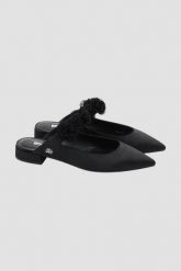 KARL LAGERFELD Czarne damskie baleriny KERRIE, Rozmiar 39. Czarne baleriny KARL LAGERFELD, bez wzorów, bez obcasa, bez zapięcia. W wyprzedaży za 473.99 zł.