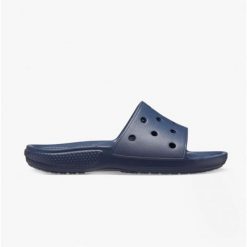 Klapki basenowe Crocs Classic Slide. Niebieskie klapki Crocs, bez wzorów, sportowe, bez obcasa, bez zapięcia. Za 89.99 zł.