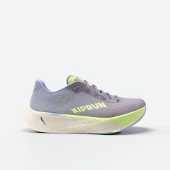 Buty do biegania damskie Kiprun Kipride. Fioletowe buty do biegania KIPRUN, bez wzorów, bez zapięcia, do biegania. Za 499.99 zł.