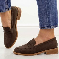 D.Brązowe mokasyny damskie M.Daszyński 2398-4. Brązowe mokasyny M.Daszyński, bez wzorów, z jeansu, z okrągłym noskiem. Za 159.00 zł.