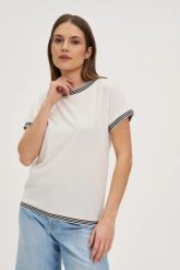 Bawełniana bluzka z krótkimi rękawami biała. Białe bluzki MOODO, bez wzorów, z bawełny, bez kołnierzyka, bez ramiączek. Za 69.99 zł.