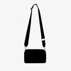 EMU AUSTRALIA W7015 Small Bag black, torebka, kopertówka damska. Czarne torebki klasyczne Emu Australia, bez wzorów, bez dodatków. Za 299.90 zł.