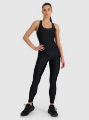 4F Legginsy treningowe szybkoschnące damskie - czarne M. Czarne legginsy 4f, bez wzorów, z dzianiny, eleganckie. Za 179.99 zł.