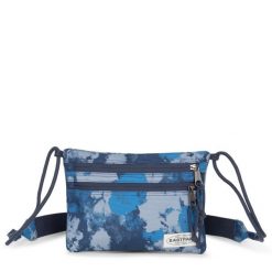 Plecak Eastpak Crostin. Niebieskie plecaki Eastpak, bez wzorów, bez dodatków. Za 209.50 zł.