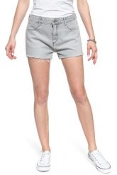DAMSKIE SPODENKI WRANGLER BOYFRIEND SHORT ICY GREY W29KRJ28C 112128579. Szare szorty Wrangler, bez wzorów, z jeansu. Za 169.99 zł.