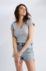 BLUZKA SARA JASNO SZARA KRÓTKI RĘKAW L - Flawless. Szare bluzki Flawless, l, bez wzorów, z dresówki, biznesowe, bez kołnierzyka, bez ramiączek. Za 72.00 zł.