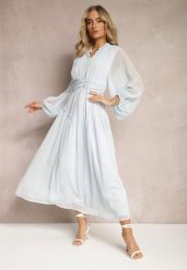 Jasnoniebieska Elegancka Sukienka w Stylu Vintage z Powlekanymi Guzikami i Marszczeniami Lefandia. Niebieskie sukienki Renee, na imprezę, l, bez wzorów, eleganckie, bez kołnierzyka, bez ramiączek, maxi. W wyprzedaży za 143.99 zł.