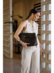 Lucky Bees Shopper bag "Grace" w kolorze czarnym - 40 x 27 x 16 cm rozmiar: onesize. Czarne shopper bag Lucky Bees, bez wzorów, z materiału, na ramię, bez dodatków. Za 86.99 zł.