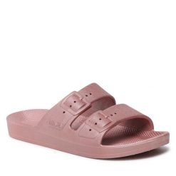 Klapki Freedom Moses. Czerwone klapki Freedom moses, bez wzorów, bez obcasa, bez zapięcia. Za 259.99 zł.