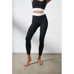 Legginsy do jogi Moonholi Basic z długimi nogawkami. Czarne bielizna termoaktywna damska MOONHOLI, bez wzorów, długie. Za 359.00 zł.