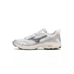 Buty do biegania damskie Mizuno D1GA245109. Białe buty do biegania Mizuno, bez wzorów, z materiału, bez zapięcia, do biegania. Za 555.00 zł.