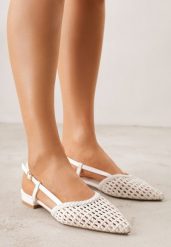 Białe Sandały z Plecioną Cholewką Triscan. Białe sandały Renee, bez wzorów, bez obcasa, na płaskiej podeszwie, bez zapięcia. Za 129.99 zł.