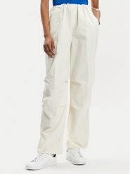 Hugo Spodnie materiałowe Hafisa 50511331 Écru Baggy Fit. Spodnie materiałowe Hugo, bez wzorów, z bawełny. Za 319.99 zł.