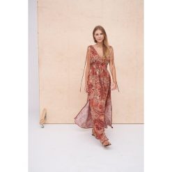 Sukienka Rzymianka BS Dva 156. Sukienki blue shadow, na co dzień, s, z aplikacjami, z elastanu, boho, bez kołnierzyka, bez ramiączek, maxi, kopertowe. Za 399.90 zł.