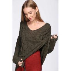 Ciemnozielony Sweter Worry. Brązowe swetry Born2be, ze splotem. Za 79.99 zł.