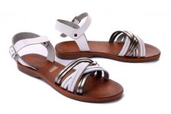 ARTIKER RELAKS 50C1146 biały, sandały damskie. Białe sandały Artiker Relaks, bez wzorów, ze skóry, bez obcasa, bez zapięcia. Za 149.90 zł.