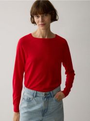 Sweter z domieszką jedwabiu - czerwony. Czerwone swetry Reserved, l, bez wzorów, z bawełny, klasyczne, bez ramiączek. W wyprzedaży za 39.99 zł.