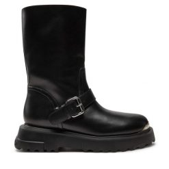 Botki LOVE MOSCHINO. Czarne botki Love Moschino, bez wzorów, bez obcasa, na płaskiej podeszwie, bez zapięcia. Za 619.99 zł.