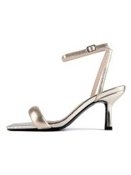 Loft37 Skórzane sandały w kolorze złotym na obcasie rozmiar: 38. Żółte sandały loft37, bez wzorów, z otwartym noskiem, bez obcasa, na koturnie, bez zapięcia. Za 284.15 zł.