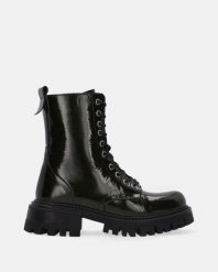 ZIELONE WORKERY Z LAKIEROWANEJ SKÓRY 2910358 201 KHAK. Zielone botki Venezia, bez wzorów, ze skóry, bez obcasa, bez zapięcia. Za 399.00 zł.