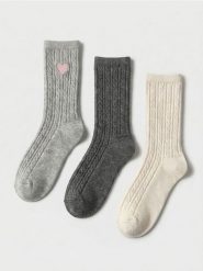 Skarpetki z bawełną z dekoracyjnym splotem 3 pack - wielobarwny. Skarpetki Sinsay, bez wzorów, z bawełny. Za 15.99 zł.