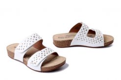 JOSEF SEIBEL 78586 44 088 Tonga 86 weiss-gold, klapki damskie. Białe klapki Josef Seibel, bez wzorów, ze skóry, bez obcasa, bez zapięcia. Za 359.90 zł.