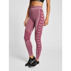 Legginsy damskie Hummel MT Lulu. Czerwone legginsy Hummel, bez wzorów, z dzianiny, sportowe. W wyprzedaży za 179.00 zł.