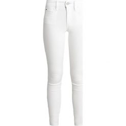 Calvin Klein Jeans MID RISE Jeans Skinny Fit bright white. Jeansy marki Calvin Klein Jeans. Za 399.00 zł.