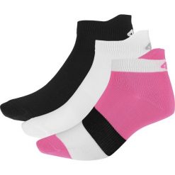 Skarpetki damskie ( 3 pary) SOD200 - biały+głęboka czerń+różowy neon. Skarpetki marki 4f. Za 34.99 zł.