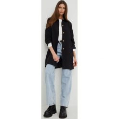 Answear Lab płaszcz damski kolor czarny przejściowy. Czarne płaszcze Answear Lab, m, bez wzorów, bez kaptura. W wyprzedaży za 214.99 zł.