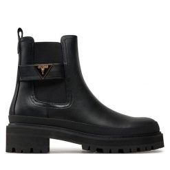 Botki Guess. Czarne botki Guess, z aplikacjami, bez obcasa, na płaskiej podeszwie, bez zapięcia. Za 339.99 zł.