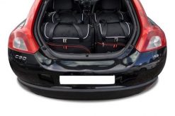 Torby Do Bagażnika Volvo C30 2006-2012 4Szt Kjust. Czarne torby podróżne KJUST, bez wzorów, z kauczuku. Za 992.00 zł.