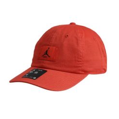 Czapka z daszkiem Air Jordan Jumpman Red Club Cap Czerwona FD5181-604. Czerwone czapki z daszkiem Jordan, bez wzorów, sportowe. Za 118.99 zł.