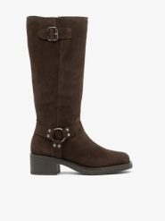 Ciemnobrązowe kozaki biker boots ocieplane kożuchem. Brązowe kozaki Ryłko, na zimę, z aplikacjami, ze skóry, rockowe, bez obcasa, na obcasie, bez zapięcia. W wyprzedaży za 479.99 zł.