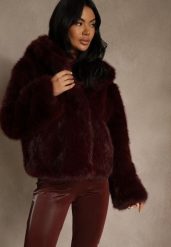 Bordowa Kurtka Futerko z Nieodpinanym Kapturem Vetisala. Czerwone kurtki Renee, l, bez wzorów, z futra, eleganckie. Za 229.99 zł.