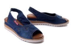 ARTIKER RELAKS 50C0254 jeans, sandały damskie. Niebieskie sandały Artiker Relaks, bez wzorów, z jeansu, bez obcasa, na koturnie, bez zapięcia. Za 244.90 zł.