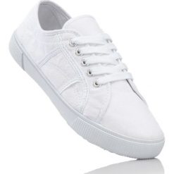 Sneakersy bonprix biały. Buty sportowe lifestyle marki bonprix. Za 54.99 zł.